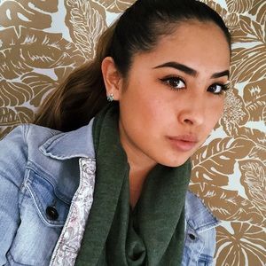 Meet your Posher, Alicia